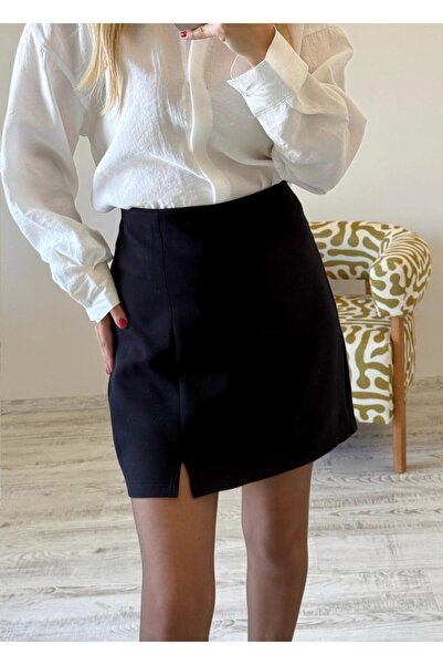 BeeYouStudio Slit Black Shorts Skirt