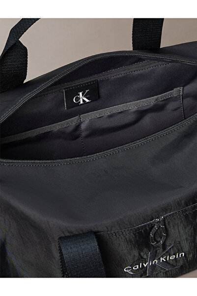 Calvin Klein Calvin Klein férfi fekete Bold hétvégi táska