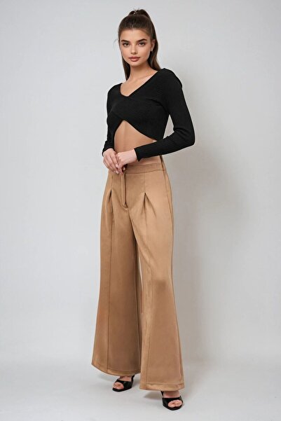 VAGGON Women's Camel Buttoned Pleated Palazzo Pants Vs01526