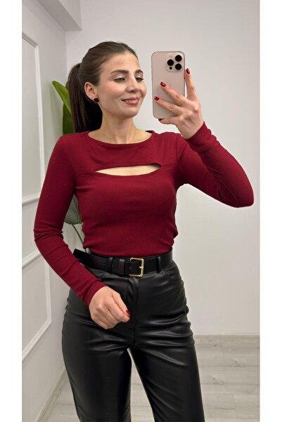 TUNAM BUTİK 4830 بلوزة قماش مجدّل باللون العنابي مع تفاصيل بنس