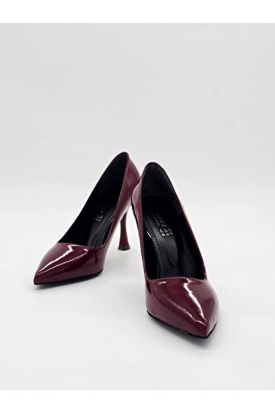 Luvesta Shoes حذاء نسائي بكعب رفيع من الجلد اللامع باللون العنابي