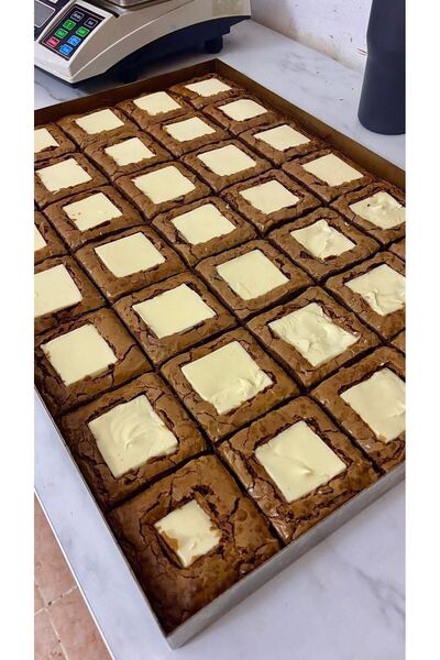 YYK YIKANABİLİR YAĞLI KAĞIT HEP PİŞİR Brownie Kalıbı Çelik 40x56