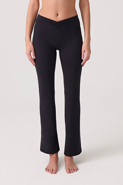 Los Ojos x Ece Μαύρο παντελόνι με λεπτομέρεια στη μέση καμπάνα Παντελόνι με ριχτάρισμα & φουσκωτό