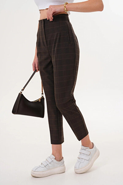 bysoca Kadın Acı Kahverengi Kareli Yüksek Bel Pens Detaylı Bilek Boy Havuç Kesim Kumaş Pantolon
