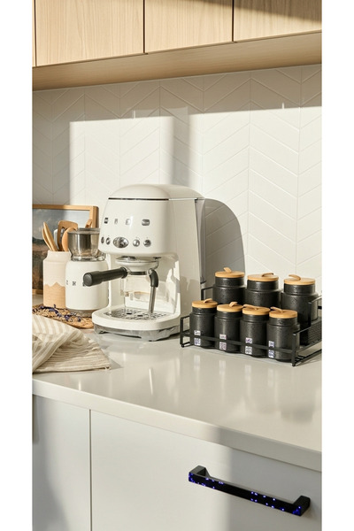 Generic "Kitchen elegance starts with the details – a luxurious jar set with a modern design"
