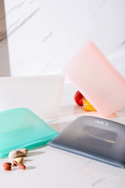 Le murano Mood Air Tight Lockable Silicone Storage Bag 680 ml |   Transparent