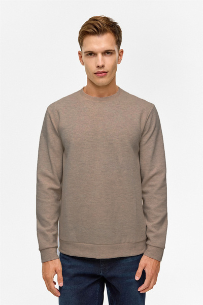 SÜVARİ Φούτερ με φαρδιά εφαρμογή με λαιμόκοψη σε σχήμα O, με μοτίβο βάφλας σε σκούρο καφέ