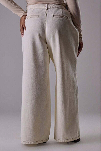 StreetWear Outlet Women's Mom-Fit Straight Jeans - Solid Color