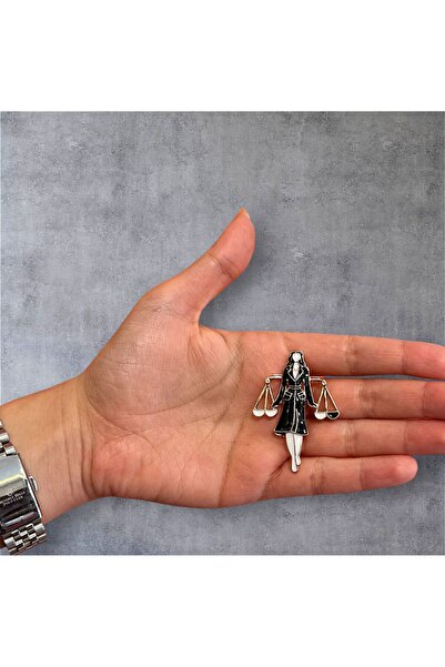 618 CONCEPT AVUKAT KADIN BROŞ