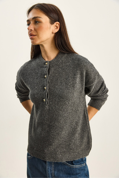 Bianco Lucci Women's Crew Neck 4 Button Regular Knitwear Sweater Tk251128 60283720