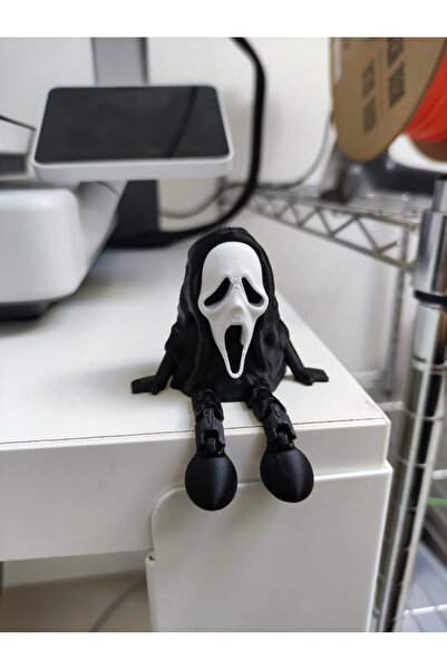 stdeta Sitting Screaming Masked Decorative Figure 5 cm