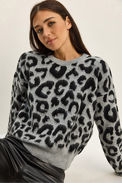 Bianco Lucci Women's Leopard Patterned Crew Neck Fleece-Lined Basic Knitwear Sweater 60285010