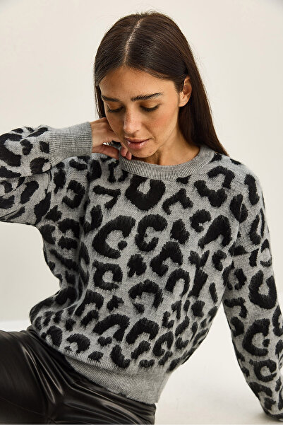 Bianco Lucci Women's Leopard Patterned Crew Neck Fleece-Lined Basic Knitwear Sweater 60285010