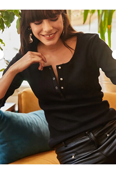 greymoda Women's Black Placket Camisole Blouse