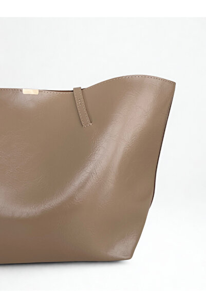 yako Sasha Women's Shoulder Bag – Large Volume, Internal Compartment with Zipper, High-Quality Faux Leather (50×30×15 cm)