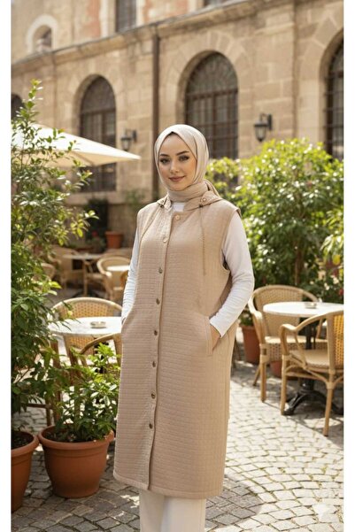 KMKkombin Women's New Season Chain Detail Quilted Vest with Hat