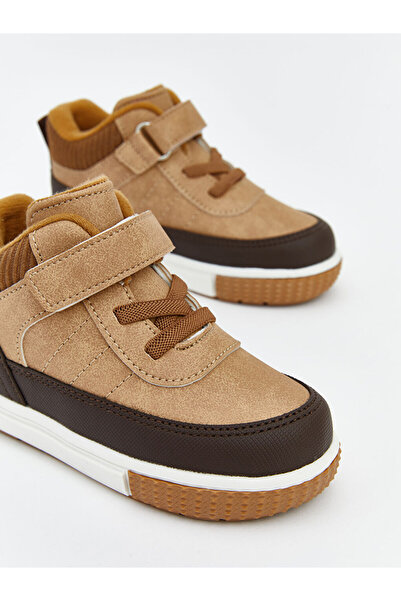 LC Waikiki Μπότες για αγοράκια LCW STEPS σε καφέ σουέντ εμφάνιση