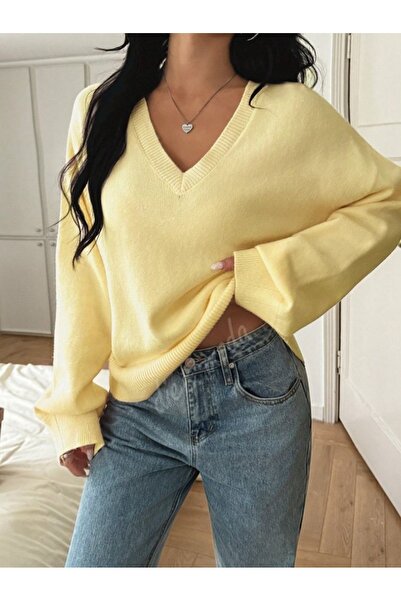 Dier Moda Women's Butter Yellow V-Neck Oversized Knitwear Sweater, Knitwear Sweater Fmoda1970
