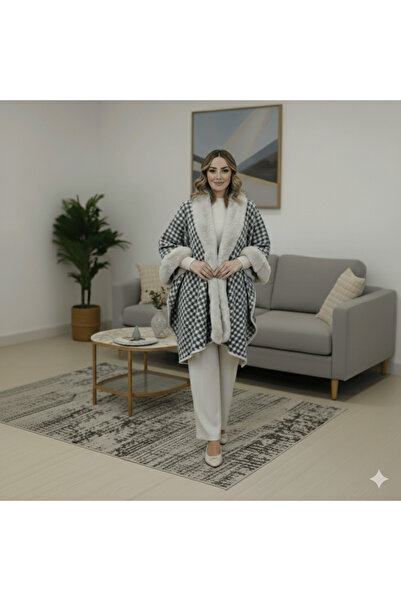 alqarat Winter cloak trimmed with fur