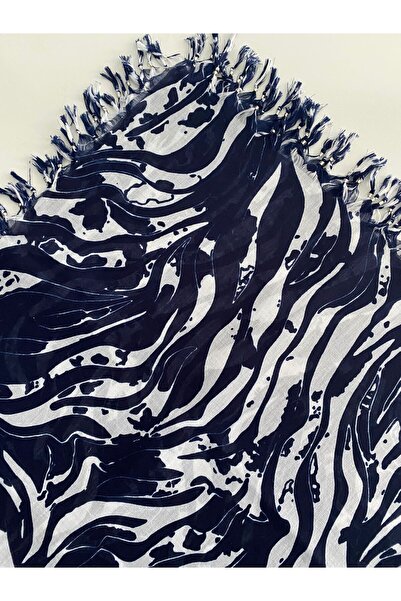 Fureya كتابة على ورق التول بنمط دخاني