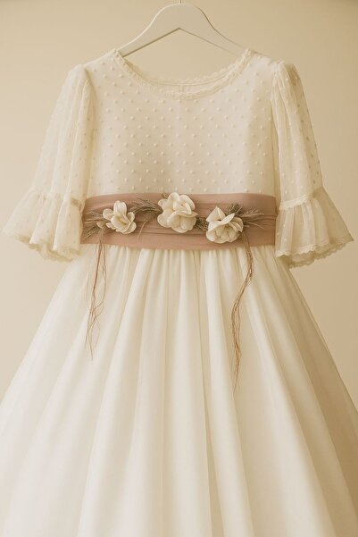 menninas Long lace wedding dress with embroidered hem (communion dress)