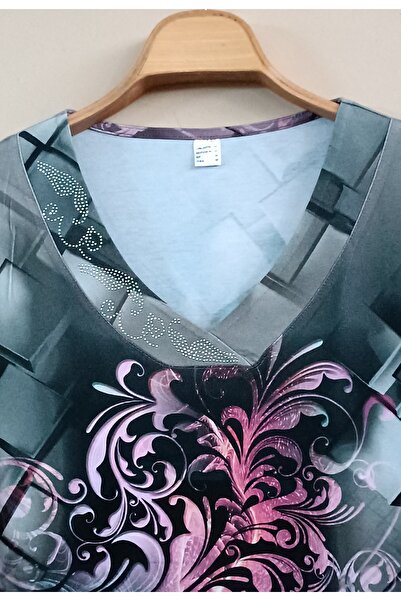 MAXLEVEL MODA Γυναικεία μπλούζα μεγάλου μεγέθους με πέτρινη λεπτομέρεια και διακοσμητικό λαιμό