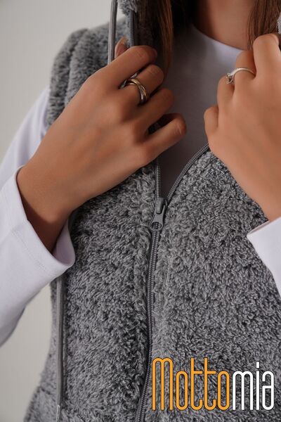 mottomia Light Gray Hooded Welsoft Zippered Women's Plush Vest with Pockets Warm Furry Winter Coat Look