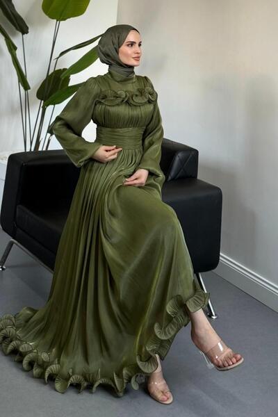 MERVEN AKYÜZ Maryam Altı Ve Göğüs Kısmı Fırfırlı Janjan Abiye Haki