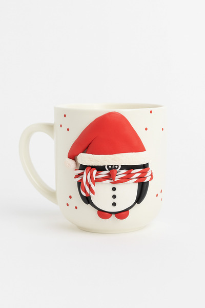 Handmade Ceramic mug with FIMO Christmas penguin, hand-modeled 3D decoration, holiday gift, ~330–350 ml