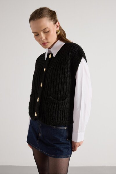minaaise Vestă tricotată cu detaliu cu nasturi pentru femei, cu păr negru, 5584