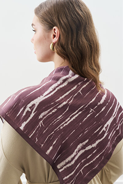 Manuka Patterned Medium Size Satin Scarf Vie