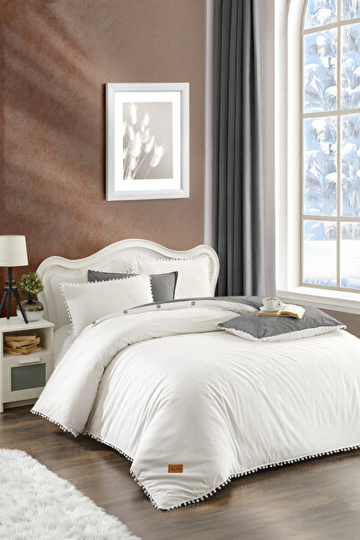 Larispera Cotton Ranforce Pompom Double Duvet Cover Set with Luxurious Detailed Leather Label and Wooden Buttons