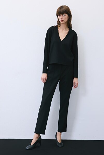 rue V-Neck Basic Black Knitwear Blouse