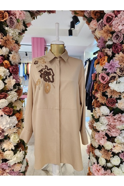 SEÇİL çicek detaylı camel gömlek kadın