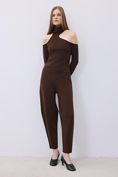rue Comfortable Form-Fitting Brown Knit Pants with Elastic Waistband
