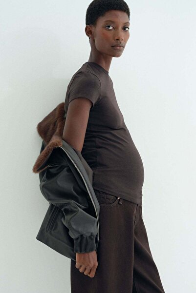 H&M MAMA Fitted T-shirt