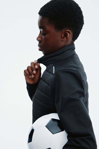 H&M Football top with ThermoMove™