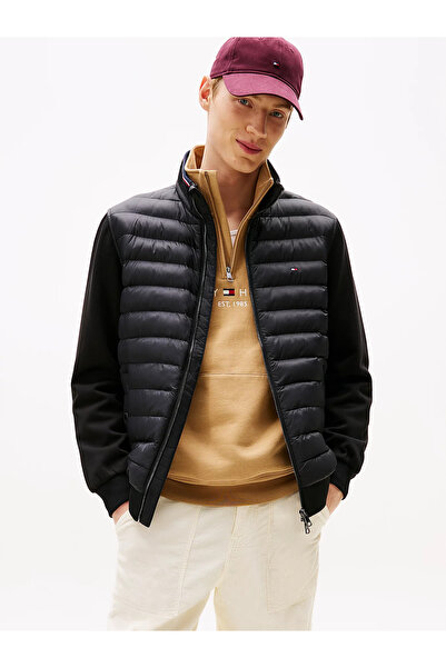 Tommy Hilfiger Men's Regular Fit Mock Neck Zipper Quilted Pattern Contrast Sleeve Black Sweatshirt Mw0Mw41329-Bd