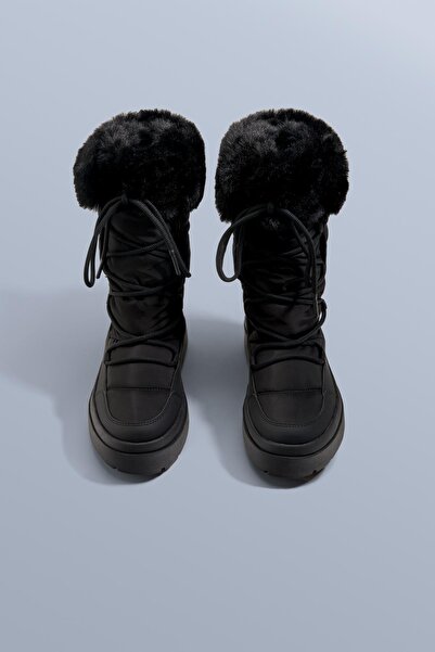 Oysho Lace-up après-ski boot with fur collar