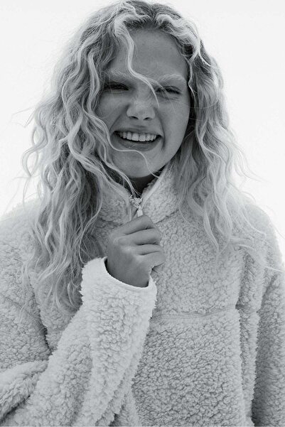 H&M سويت شيرت تيدي بسحاب علوي