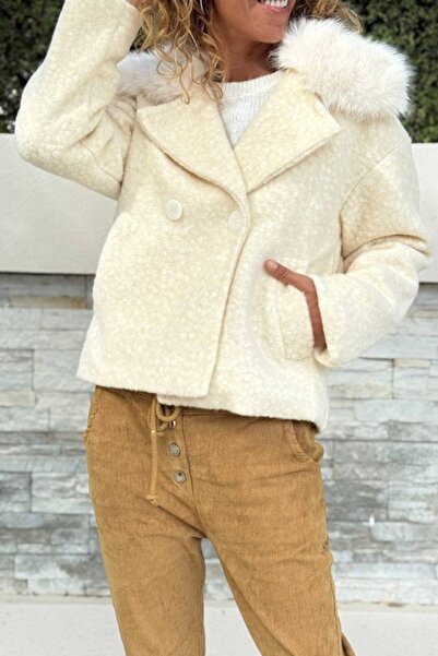 Güneşkızı Παλτό από υφαντό καστανό ύφασμα με γιακά από γούνα εκρού, με υφή και τσέπες με κουμπιά 60 45