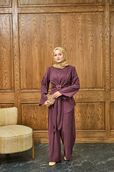 LOCCO Women's Gold Belt Detail Suit Burgundy