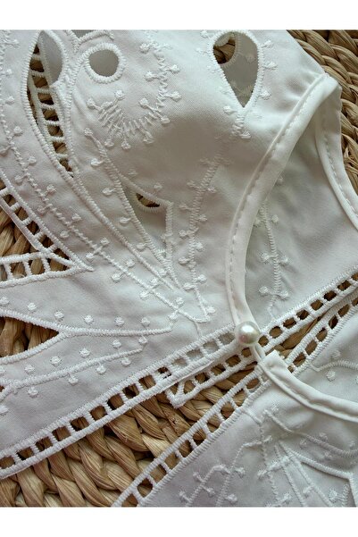 Bumelo Stylish Lace Style Embroidered Collar for Women - Elegant Floral Cutout Design