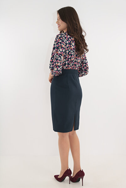 Vanessa Line RO Φόρεμα γραφείου από σκούρο μπλε ύφασμα και πέπλο με φλοράλ με τύπωμα