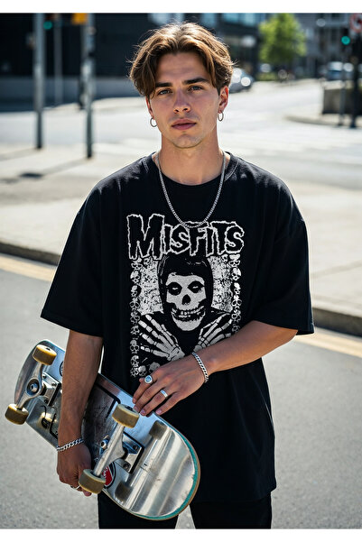 FG KONNİCHİWA Black Color Misfits Printed Unisex Oversized Cut T-Shirt