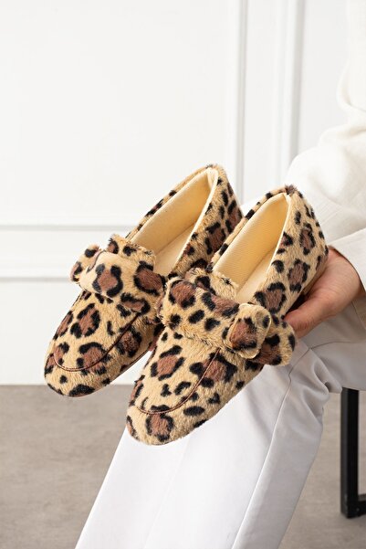 FUGA MODA Alexis Leopard Buckle Detailed Strap Plush Home Slippers
