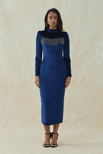 Elbee Fashion Woman Тъмносиня блестяща рокля от кадифе с детайли