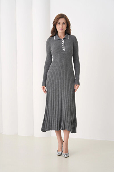 Park Karon Γυναικείο φόρεμα με λαιμόκοψη πόλο με λεπτομέρεια με κουμπιά πλέξη ριμπ μακρύ πλεκτό φόρεμα