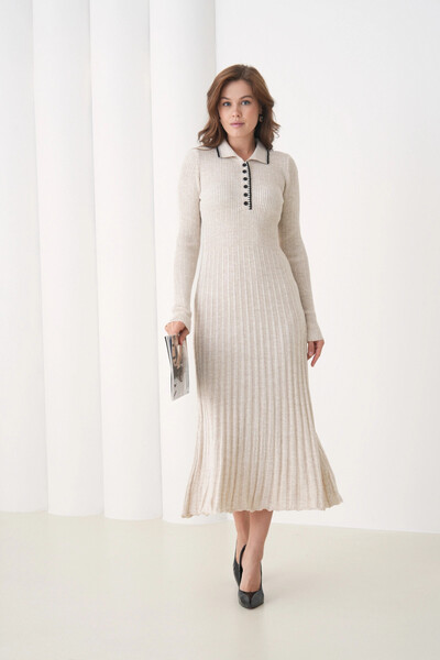 Park Karon Γυναικείο φόρεμα με λαιμόκοψη πόλο με λεπτομέρεια με κουμπιά πλέξη ριμπ μακρύ πλεκτό φόρεμα