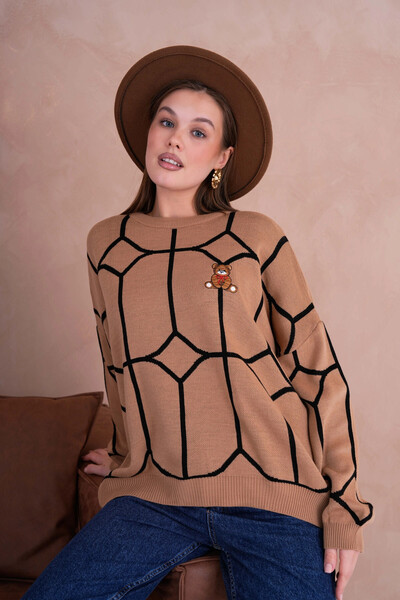 Park Karon Women's Camel Mock Neck Knit Detail Embroidered Oversized Knitwear Sweater